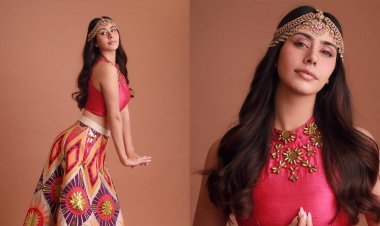 Warina Hussain Gives Bohemian Vibes In Her Latest Navratri Look
