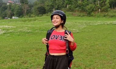 Nyrraa M Banerji recently tried paragliding in Himachal