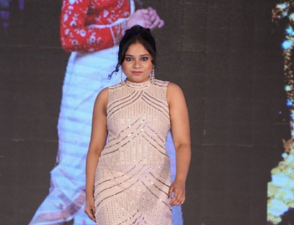 Miss Maharashtra Aishwarya Shining Star in Forever Miss 2022