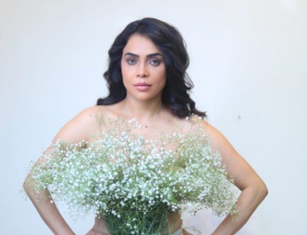Nikita Rawal covered her body with flowers, crossed all limits of boldness
