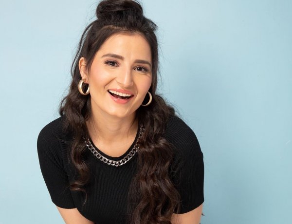 Savi Choudhary is seen in the popular TV serial Dharma Yoddha Garuda in a strong character