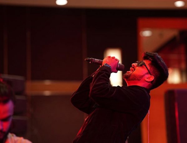 Meet Singer Rahul Ranjan – The new Internet sensation winning the heart of millions with his amazing voice