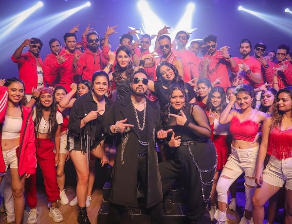 Mika Singh’s rocking dance number ‘What the Luck’ from the upcoming movie ‘Jahaan Chaar Yaar’