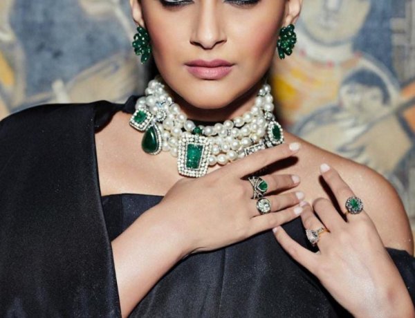 Sonam Kapoor and Diana Penty Invited For Paris Couture Week
