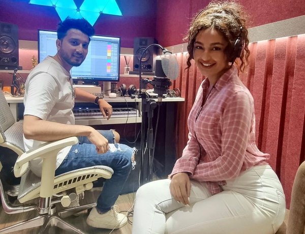 Seerat Kapoor to Debut as a Singer For A Romantic Track alongside Ishaan Khan for Jackky Bhagnani’s Music Label