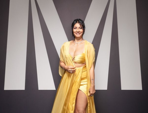 Vogue Queen Tanishaa Mukerji Stuns in Yellow Outfit, Combining Elegance and Fitness
