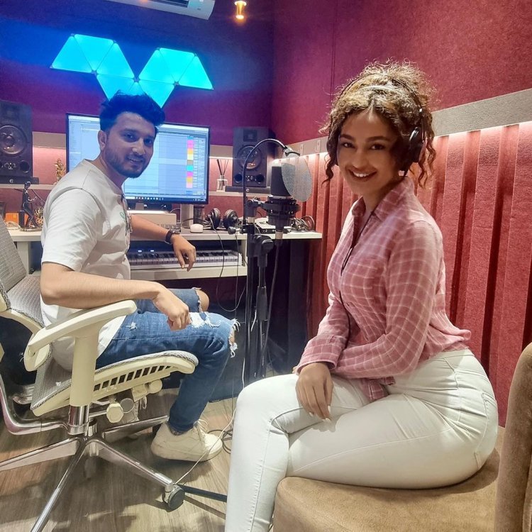 Seerat Kapoor to Debut as a Singer For A Romantic Track alongside Ishaan Khan for Jackky Bhagnani’s Music Label