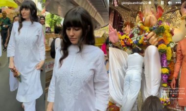 Giorgia Andriani Looks Divine Beauty As She Seeks Blessing Of Lalbaugcha Raja For First Time Ever In Her Life