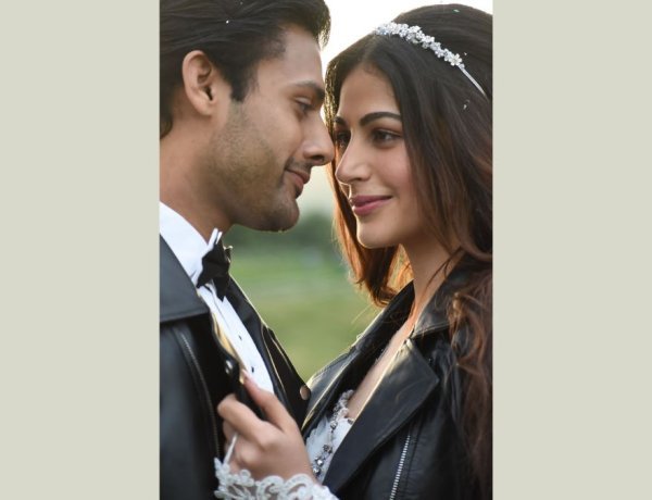 Stebin Ben: Heer Achhra is a good-looking girl, with an amazing screen presence