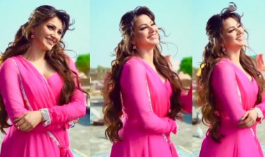 Urvashi Rautela Flashes Her Infectious Smile in Latest Video on 'Ho Gaya Hai Mujhe Pyaar' calls it a 'Sukoon'