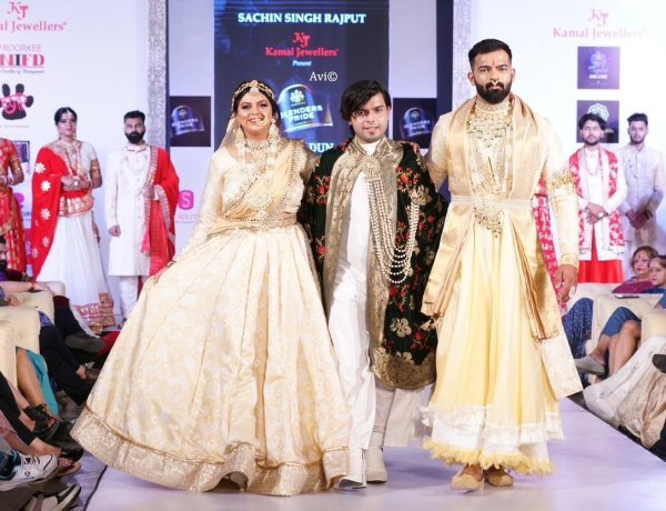 RJ Devanggana Shines as Show Stopper at Dehradun Fashion Week & Lifestyle Show 2023