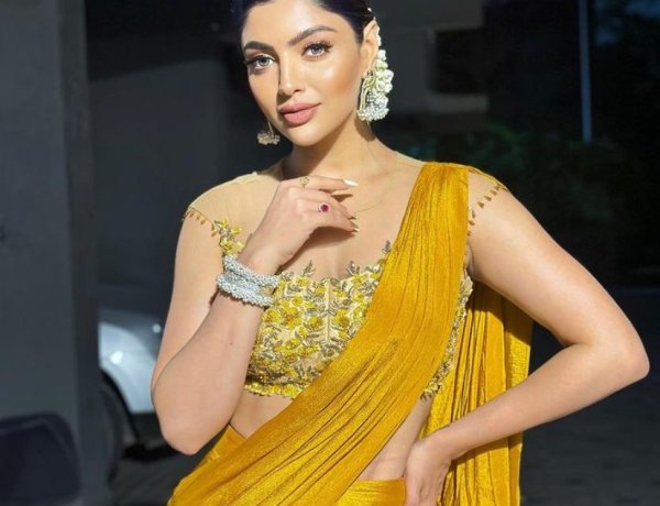 Akanksha Puri and Pawan Singh Dominate YouTube with ‘Tujhe Na Dekhu Toh Chain