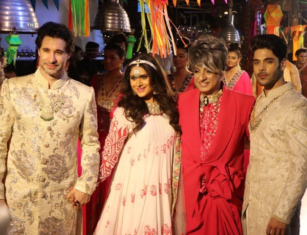 A Night of Enchanting Elegance: FESTIVE FINÉSSE Fashion Show by Designer Rohit Verma