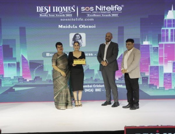 'Major Royden D’Souza' honoured 'Mridula Oberoi' for Best Debut Actress  – OTT at SoS Nitelife Excellence Awards 2023