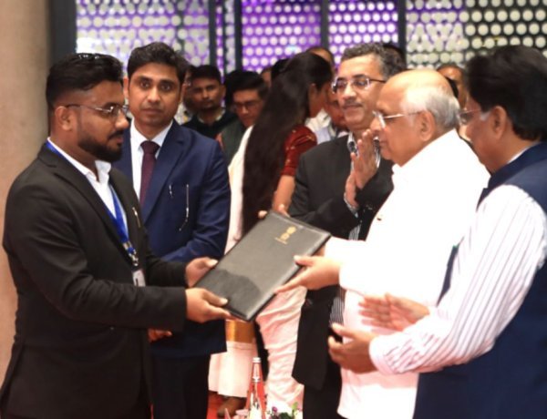 Gujarat CM Bhupendra Patel awards Space Allotment to IG Drones in iHub Complex