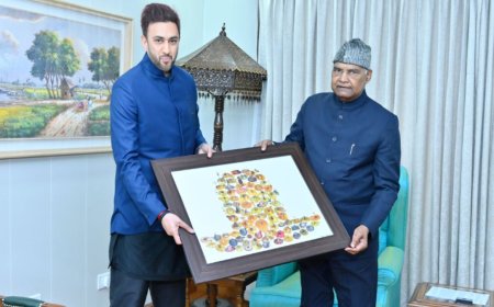 Shri Ram Nath Kovind Presented with a Unique 84 Shiv Lingam Portrait by Ace Photographer, Varun Joshi