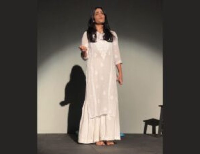 Actress Anjali Sharma, renowned for her role in Operation Mayfair, captivated audiences’ attention at a powerful Theatre Show centered on the Gaza incident