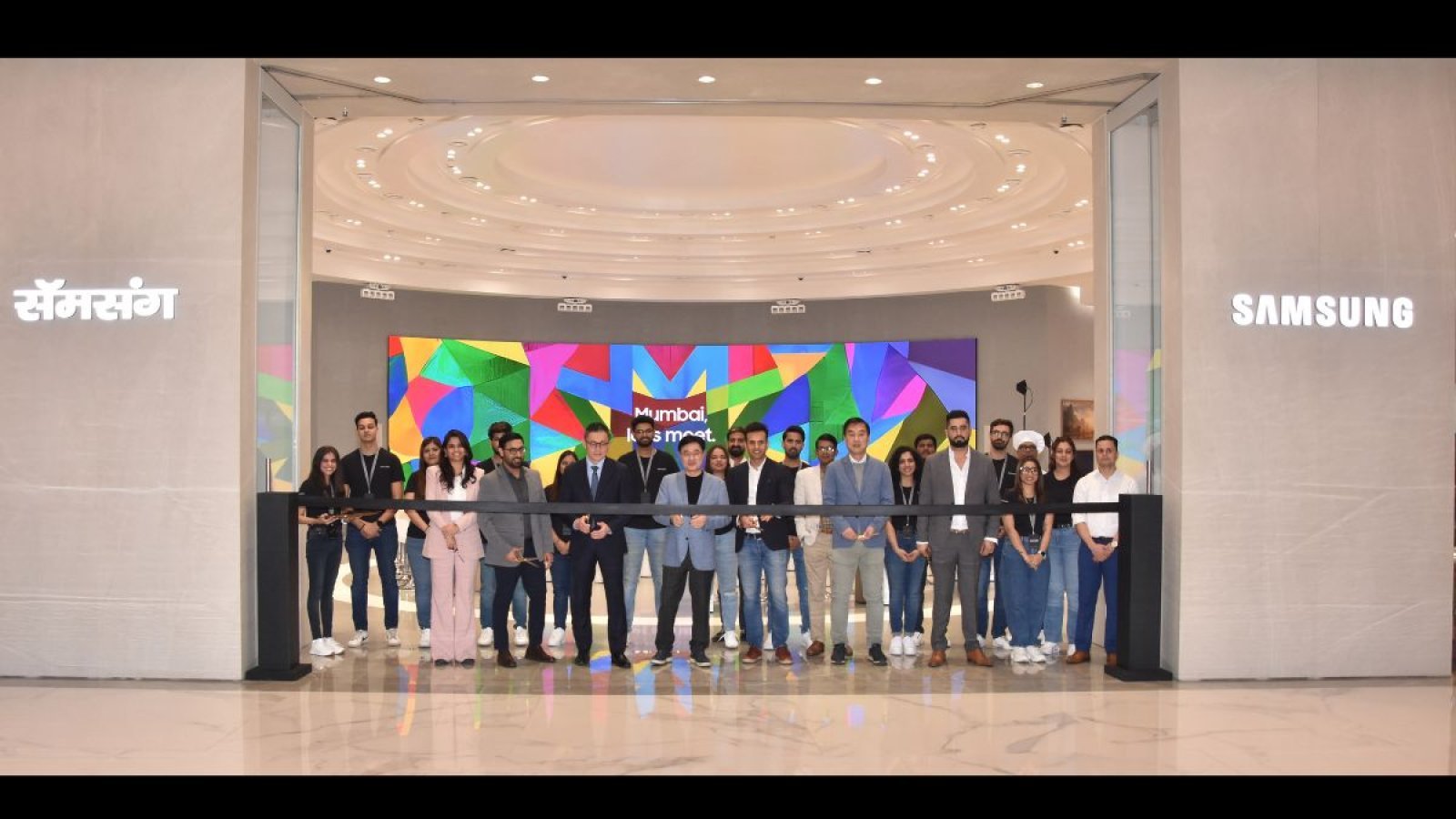 pens Doors  at Jio World Plaza, Mumbai; Showcases AI-Enabled  Connected Device Experiences
