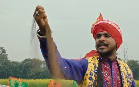 Republic Day Special: Sunil Gupta’s ‘Ananya Bharat’ is a Musical Tribute to Incredible India