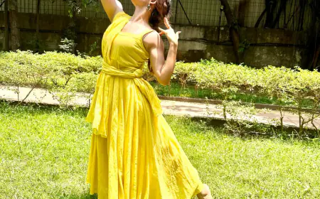 Dukaan's Debutante Bhoomika Meena Mesmerizes Fans with her Kathak Dance Performance On The Song Sakal Ban from Heeramandi