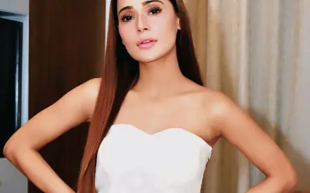 No one is living in the real world anymore: Sara Khan