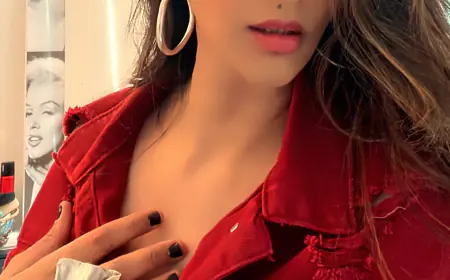 Somy Ali shares a throwback from Yaar Gaddar, calls her co-actors 'extremely decent gentlemen'