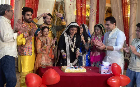 Sayantani Ghosh Celebrates Birthday  on the Set of Dahej Daasi 
