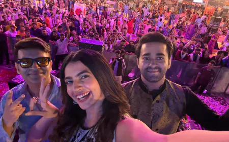 Kashika Kapoor Enjoys Garba at Alankar Navratri Event in Surat Along With The Caste As She Promotes Her Film 'Aayushmati Geeta Matric Pass'