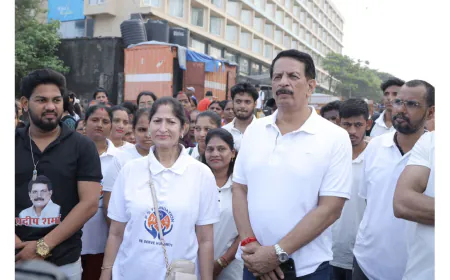 Successful Beach Clean-Up Drive at Juhu Beach Organized by PS Foundation