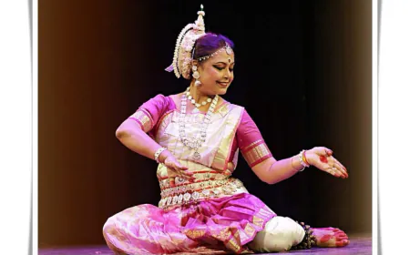 Odissi Dance Guru Sruti Barua’s show Pratbimb enchanted Delhi