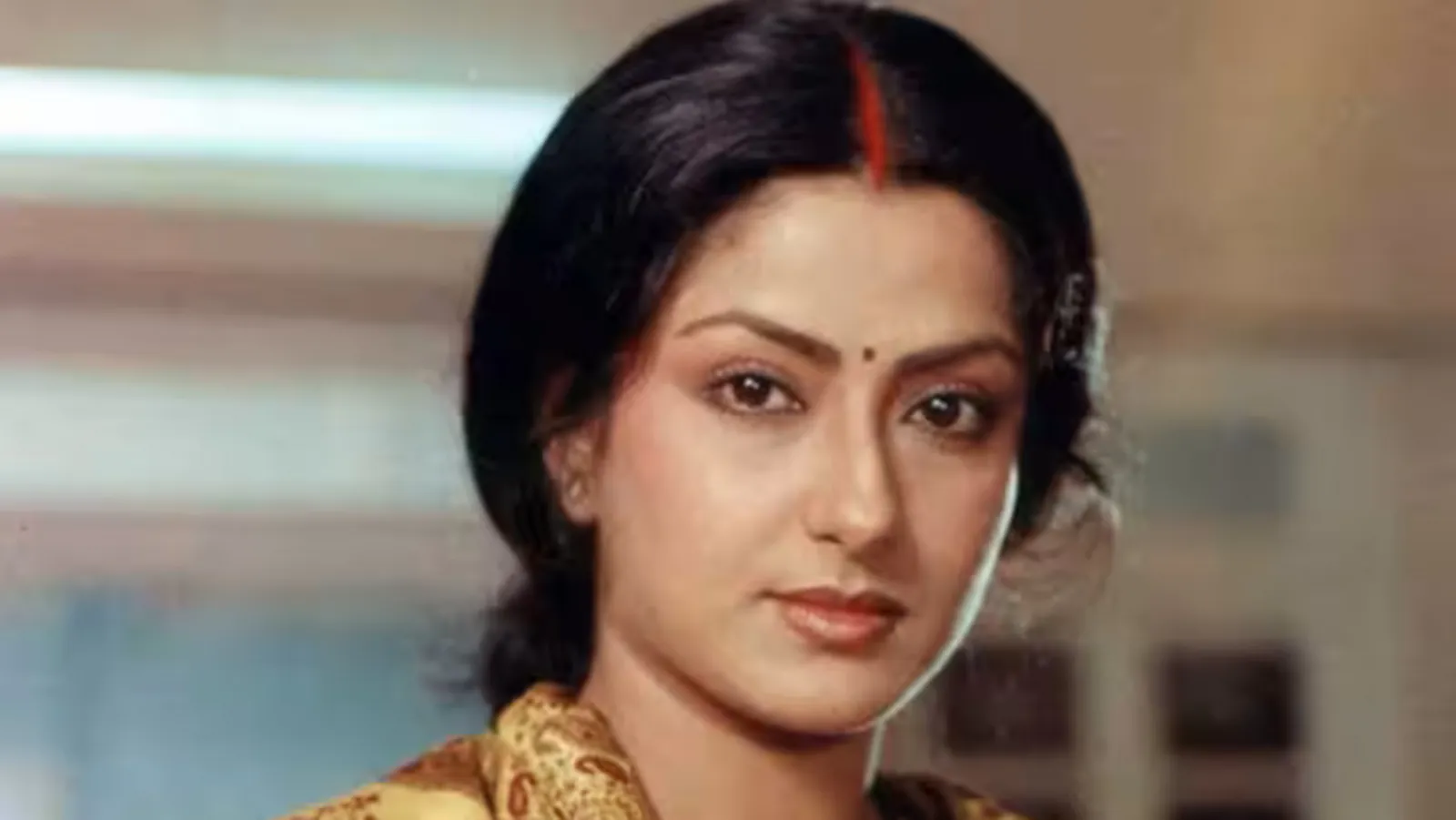 Know why Moushumi Chatterjee slapped a fellow actor and lost many films