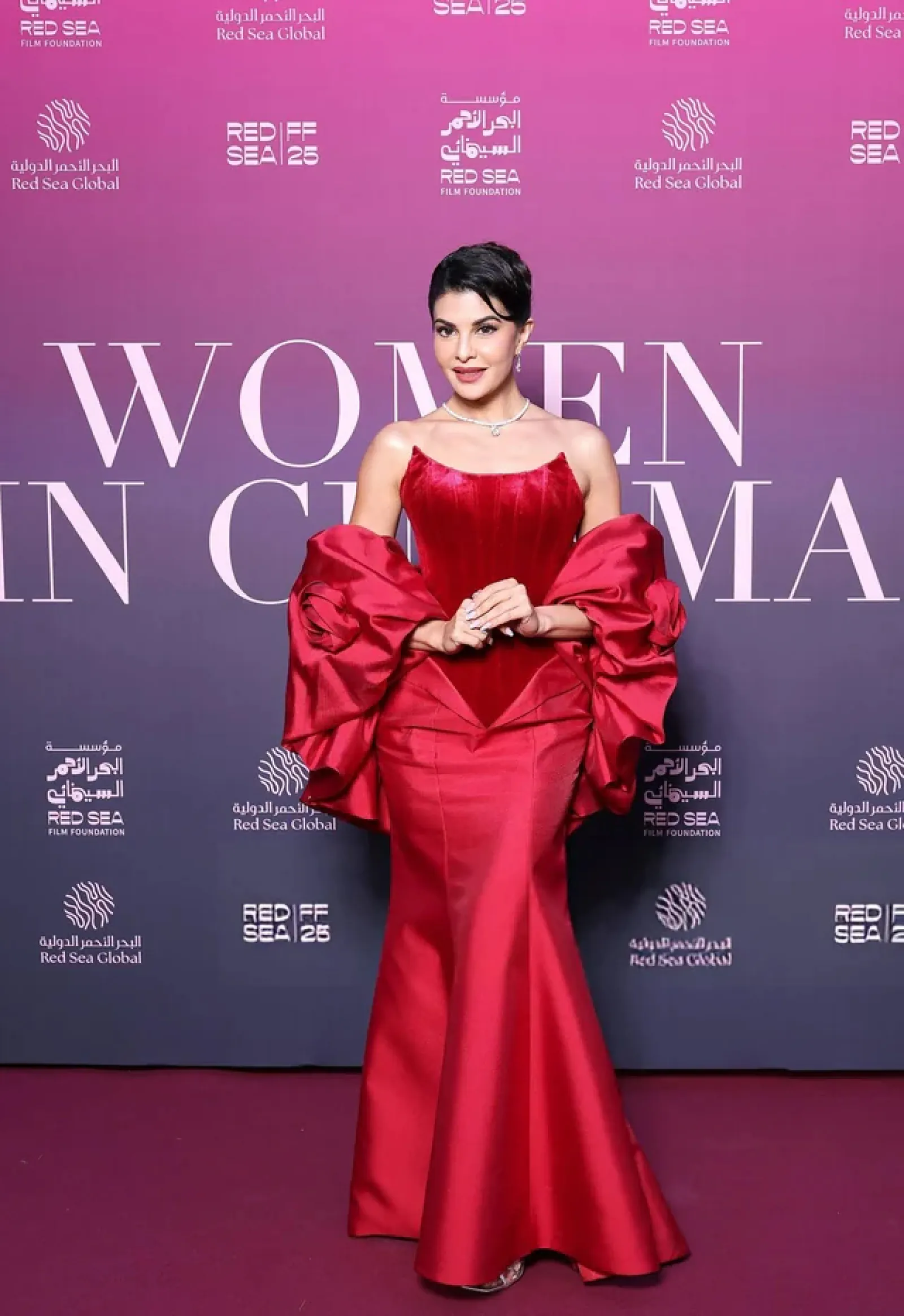 Jacqueline made a big statement about Bollywood on the Cannes red carpet, said- 'Everyone here...'
