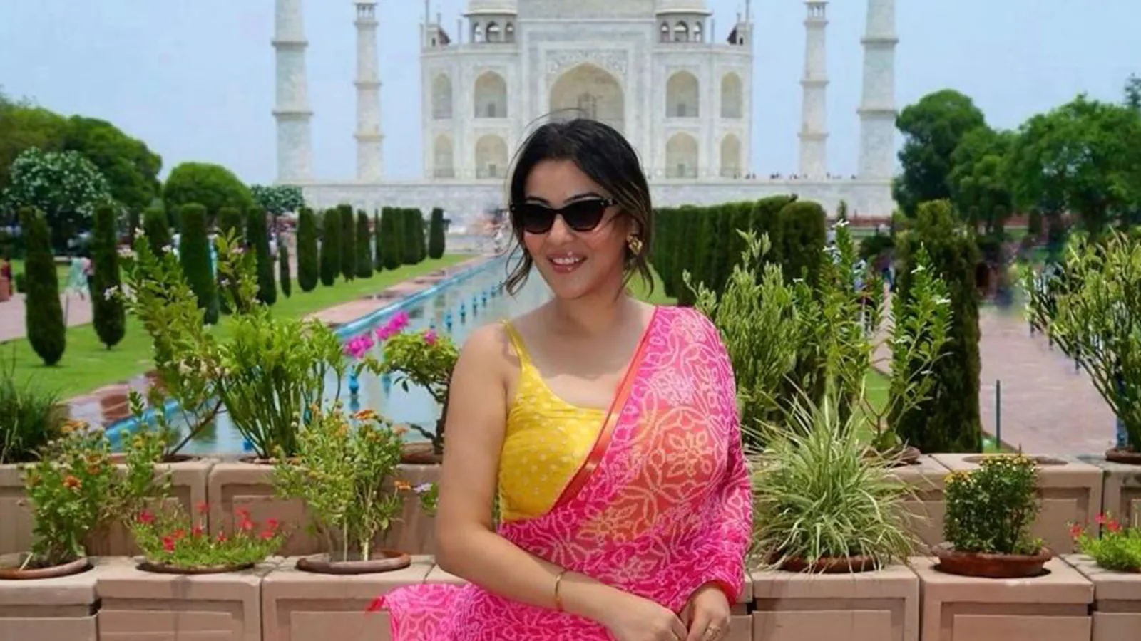 Yamini Malhotra Soaks in the Magic of the Taj Mahal During Her Agra Visit