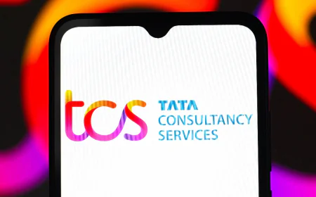 Shooting at an altitude of 14 thousand feet in -10 degree temperature, Farhan is working hard for '120 Bahadur'