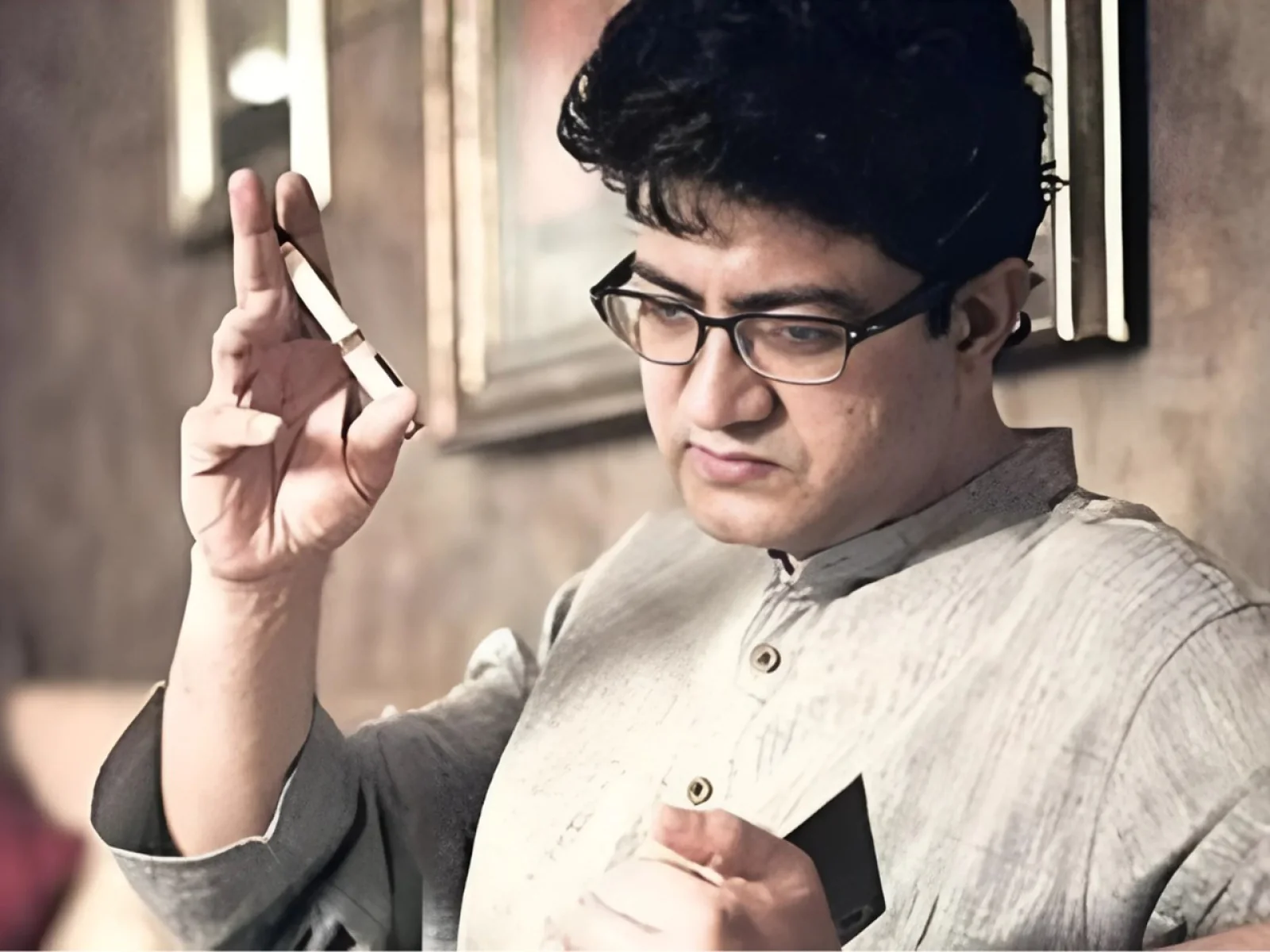 Prasoon Joshi Awarded 2024 Kishore Kumar Honour, Calls the Legend ‘A Childlike Artist’