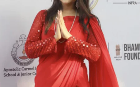 Nagpur BJP Women’s Wing backs Amruta Fadnavis, seeks FIR against singer Anjali Bharti