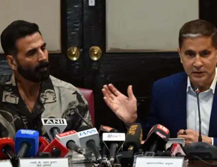 Mumbai LPG Shortage: Akshay Kumar Responds During Cleanliness Campaign Launch