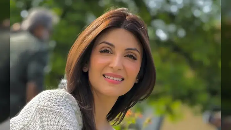 Riddhima Kapoor Sahni Debuts at 45, Shares Screen with Daughter in Emotional First Film