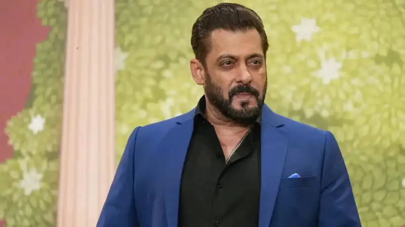 Salman Khan Drops 7-8 Kgs, Fans Can’t Stop Talking About His New Avatar