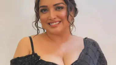 Unmarried Aamrapali Dubey's Emotional Motherhood Announcement Sparks Curiosity Ahead of Bhojpuri Bawal