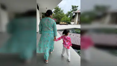 Priyanka Shares Sweet Moment of Malti with Madhu Chopra