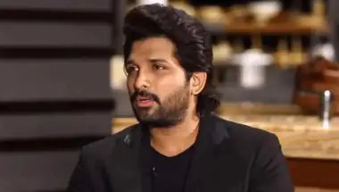 Allu Arjun Urges Fans to Avoid Online Hate, Joke About Waiting Outside a Girl's House Sparks Row