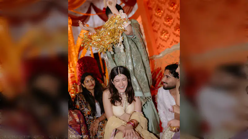 Kaliras Fall on Arjun & Shanaya at Anshula's Chooda Ceremony