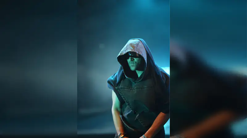 Guru Randhawa Blends Hip-Hop and Punjabi Vibes in ‘SIX’