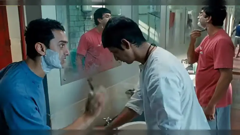‘3 Idiots’ Not Re-Releasing, Clarifies Producer