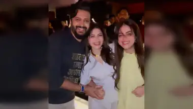 Bhagyashree on Why Riteish Falls for Genelia Daily
