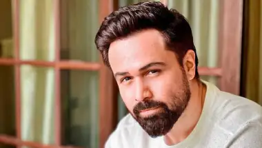 Awarapan 2: Emraan Hashmi Hints at Awarapan 3 During Theatre Visit With Disha Patani