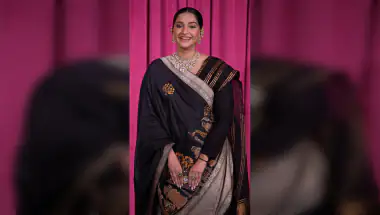 Sonam Kapoor Stuns in Vintage-Inspired Black Saree at Mumbai Event
