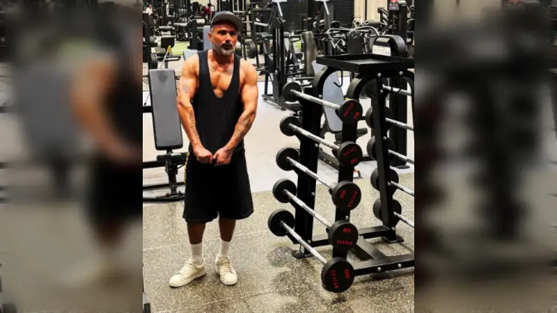 Yo Yo Honey Singh Flaunts Muscles Ahead of London Fashion Week