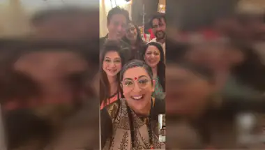 Smriti Irani Reunites With 'Kyunki' Cast, Shares Virani Family Pic